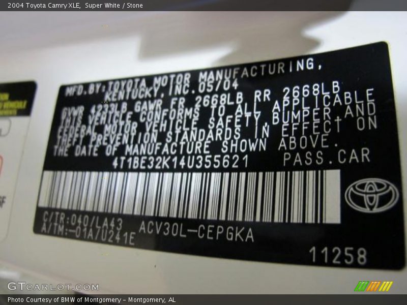 Super White / Stone 2004 Toyota Camry XLE