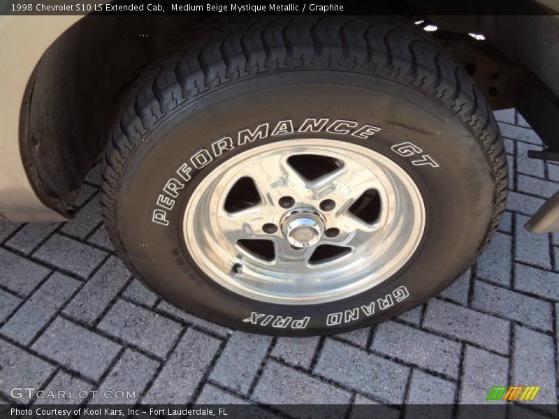 Medium Beige Mystique Metallic / Graphite 1998 Chevrolet S10 LS Extended Cab