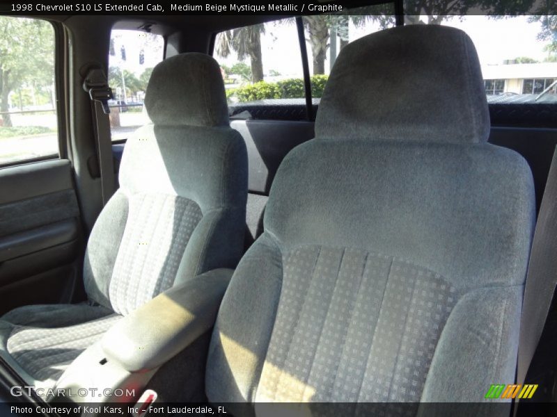 Medium Beige Mystique Metallic / Graphite 1998 Chevrolet S10 LS Extended Cab