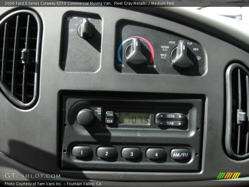 Fleet Gray Metallic / Medium Flint 2006 Ford E Series Cutaway E350 Commercial Moving Van