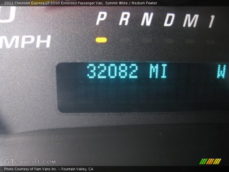 Summit White / Medium Pewter 2011 Chevrolet Express LT 3500 Extended Passenger Van