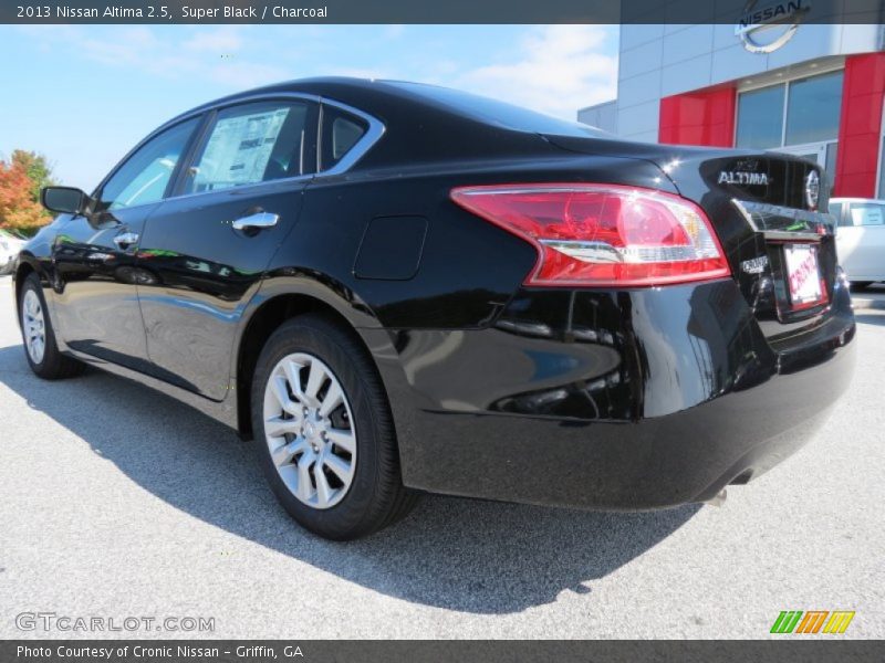 Super Black / Charcoal 2013 Nissan Altima 2.5