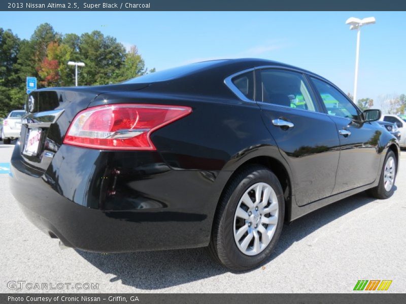 Super Black / Charcoal 2013 Nissan Altima 2.5