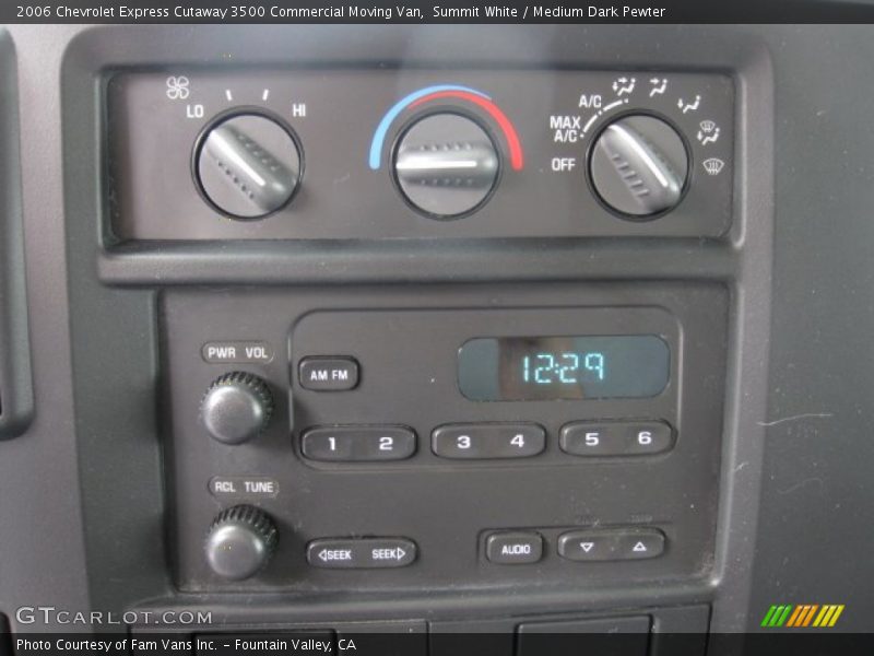 Summit White / Medium Dark Pewter 2006 Chevrolet Express Cutaway 3500 Commercial Moving Van
