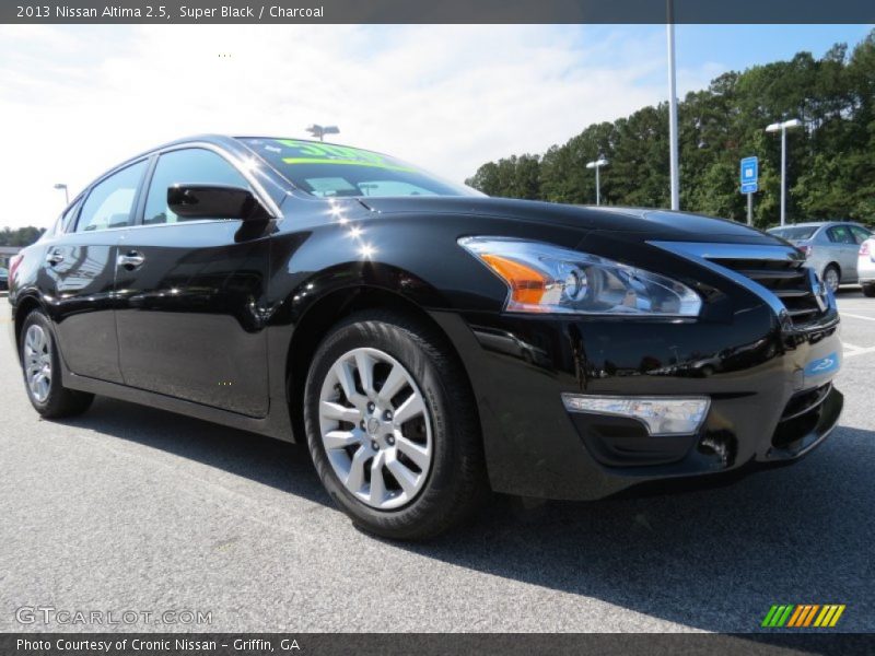 Super Black / Charcoal 2013 Nissan Altima 2.5