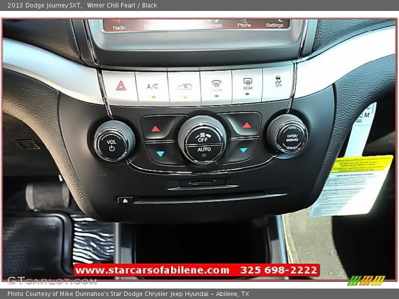 Winter Chill Pearl / Black 2013 Dodge Journey SXT