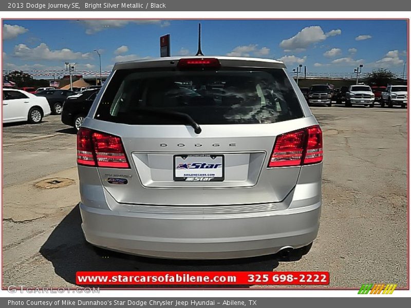 Bright Silver Metallic / Black 2013 Dodge Journey SE