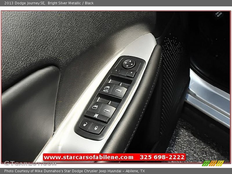 Bright Silver Metallic / Black 2013 Dodge Journey SE