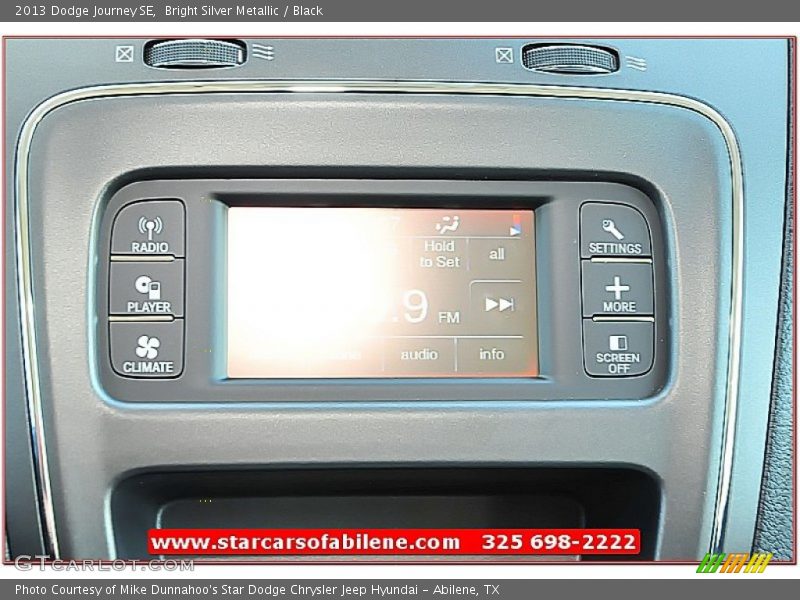 Bright Silver Metallic / Black 2013 Dodge Journey SE