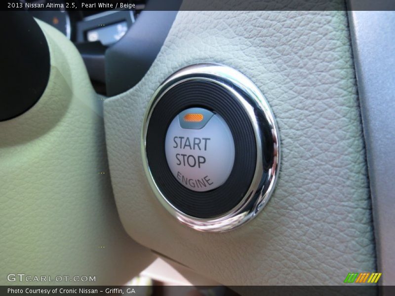 Pearl White / Beige 2013 Nissan Altima 2.5