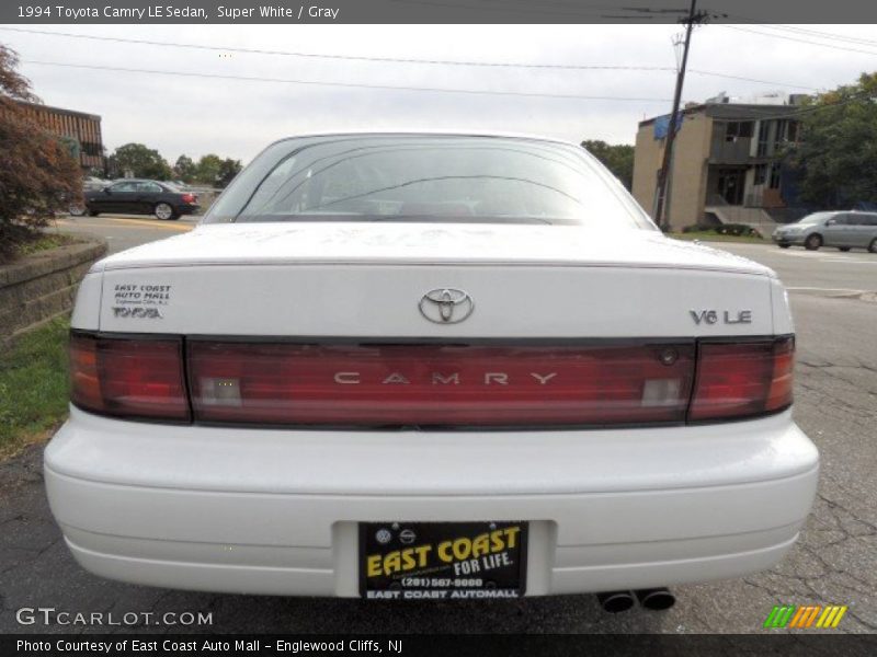 Super White / Gray 1994 Toyota Camry LE Sedan