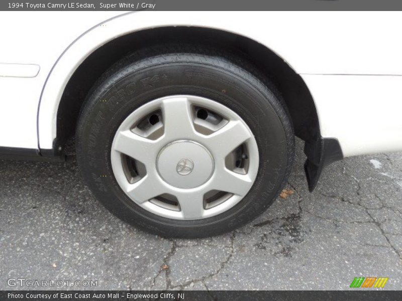 Super White / Gray 1994 Toyota Camry LE Sedan