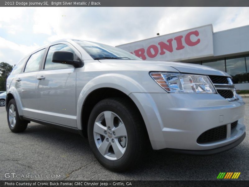 Bright Silver Metallic / Black 2013 Dodge Journey SE