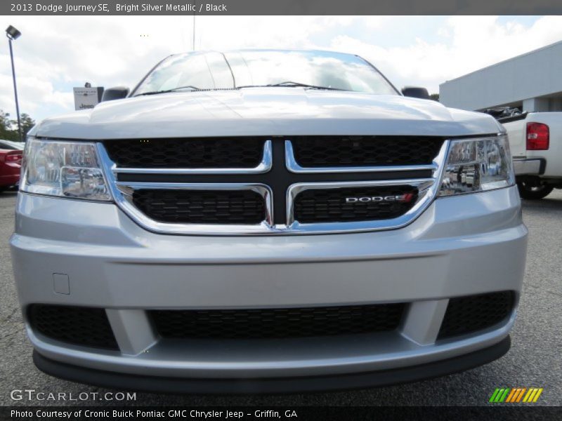 Bright Silver Metallic / Black 2013 Dodge Journey SE