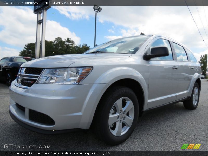 Bright Silver Metallic / Black 2013 Dodge Journey SE