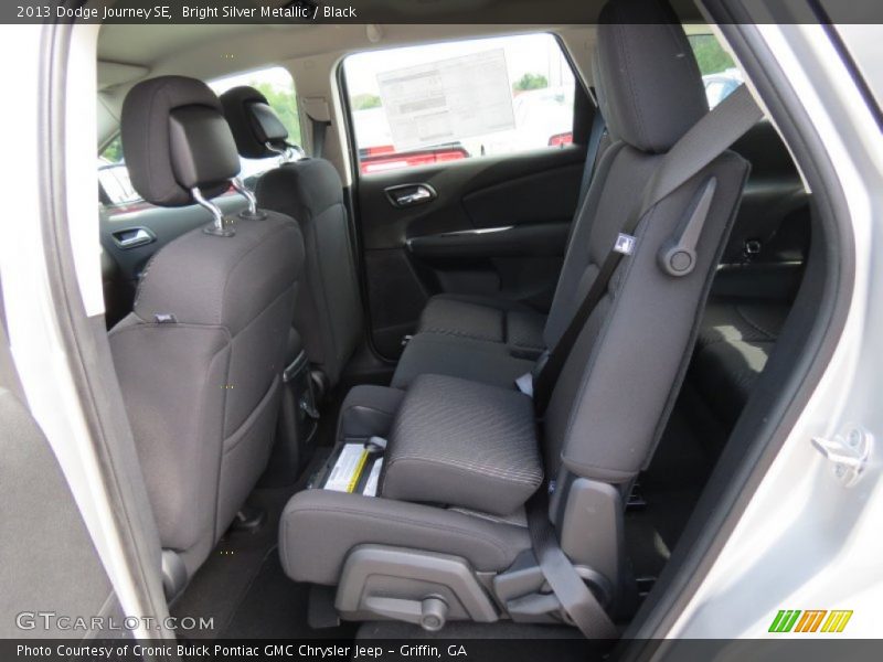 Bright Silver Metallic / Black 2013 Dodge Journey SE