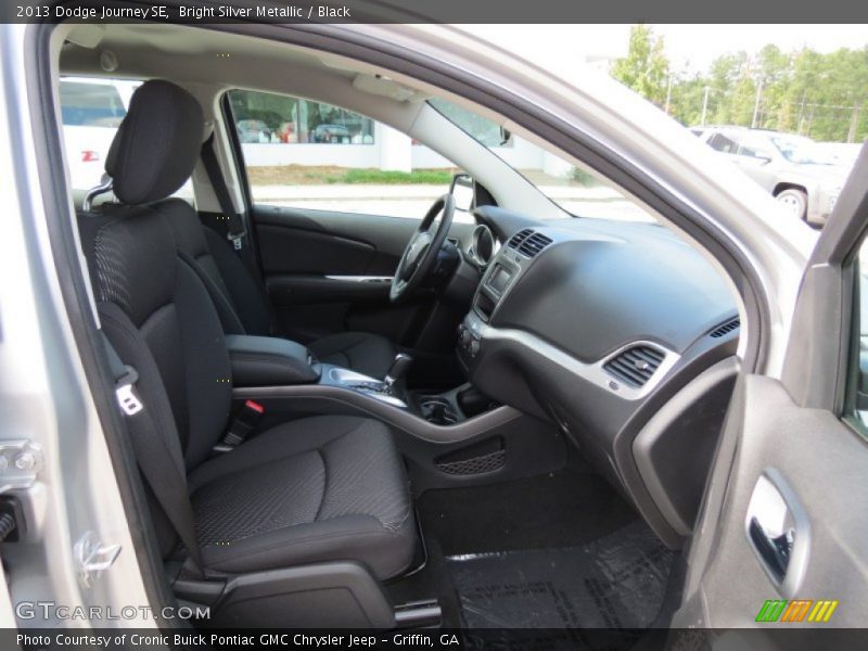 Bright Silver Metallic / Black 2013 Dodge Journey SE