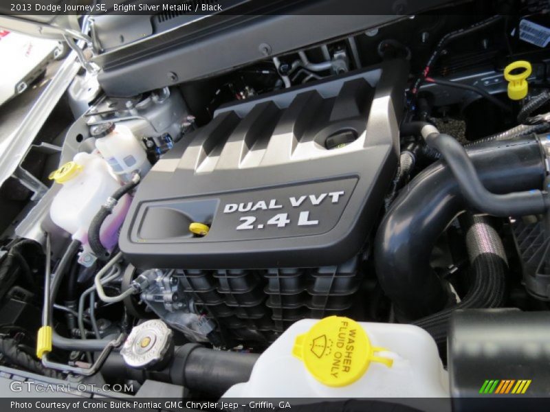 Bright Silver Metallic / Black 2013 Dodge Journey SE