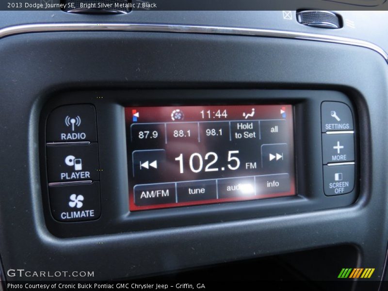 Bright Silver Metallic / Black 2013 Dodge Journey SE