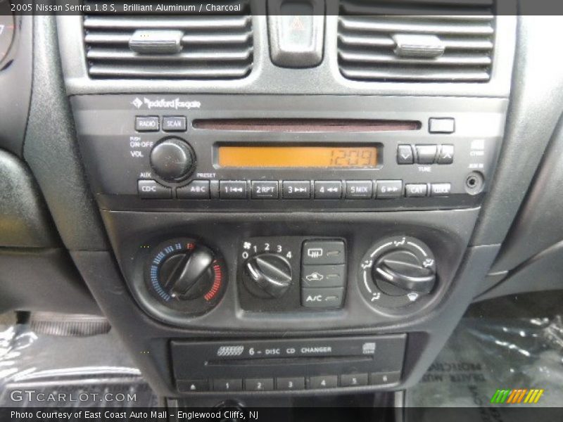 Brilliant Aluminum / Charcoal 2005 Nissan Sentra 1.8 S