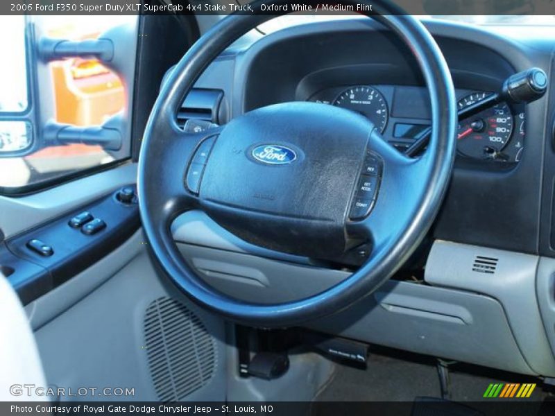 Oxford White / Medium Flint 2006 Ford F350 Super Duty XLT SuperCab 4x4 Stake Truck