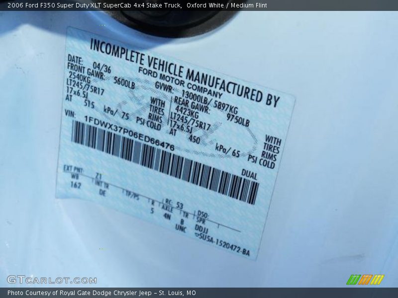 Oxford White / Medium Flint 2006 Ford F350 Super Duty XLT SuperCab 4x4 Stake Truck