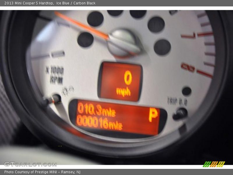 Ice Blue / Carbon Black 2013 Mini Cooper S Hardtop