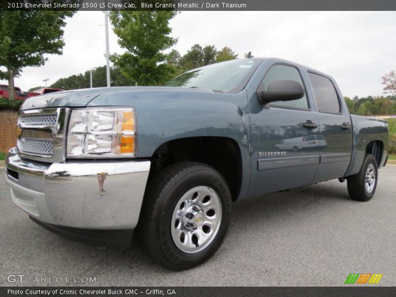Front 3/4 View of 2013 Silverado 1500 LS Crew Cab