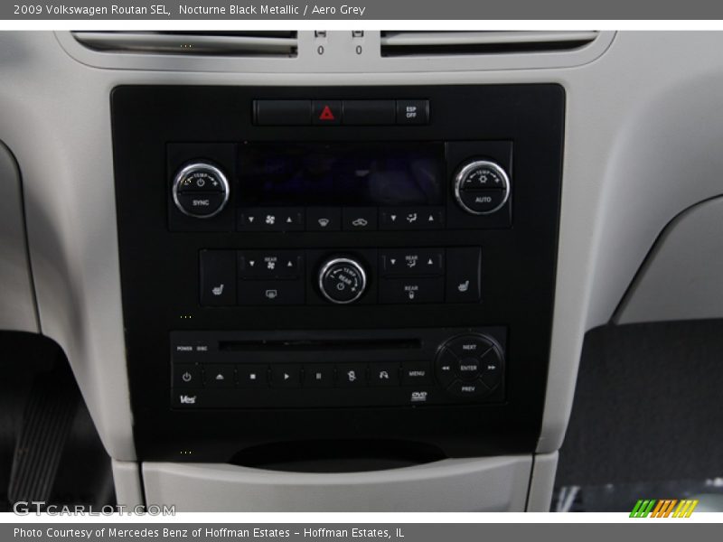 Nocturne Black Metallic / Aero Grey 2009 Volkswagen Routan SEL