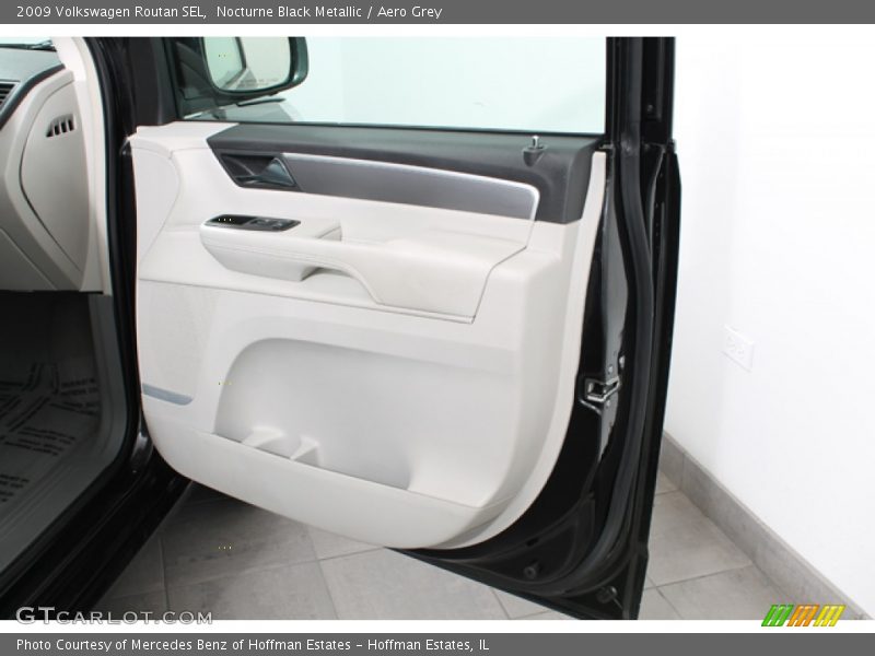Nocturne Black Metallic / Aero Grey 2009 Volkswagen Routan SEL