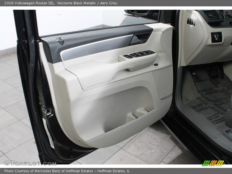 Nocturne Black Metallic / Aero Grey 2009 Volkswagen Routan SEL