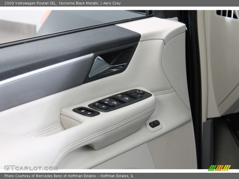 Nocturne Black Metallic / Aero Grey 2009 Volkswagen Routan SEL