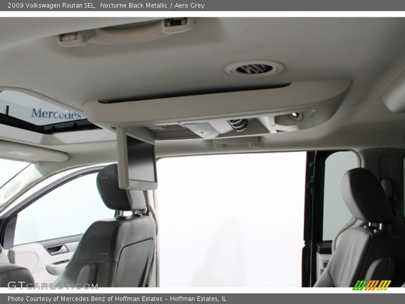 Nocturne Black Metallic / Aero Grey 2009 Volkswagen Routan SEL