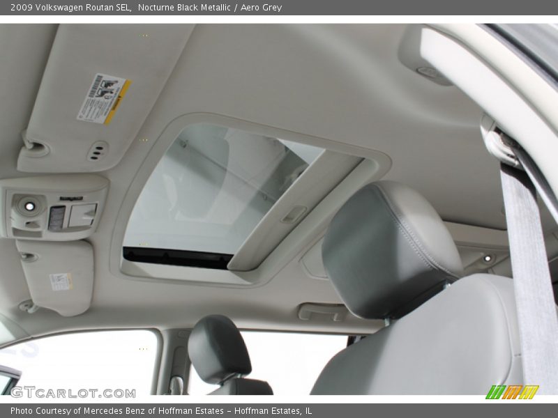 Nocturne Black Metallic / Aero Grey 2009 Volkswagen Routan SEL