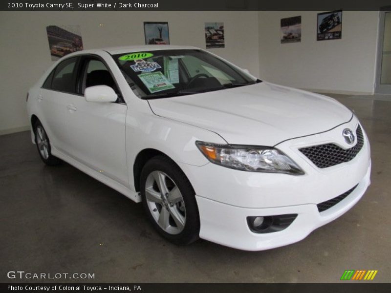 Super White / Dark Charcoal 2010 Toyota Camry SE