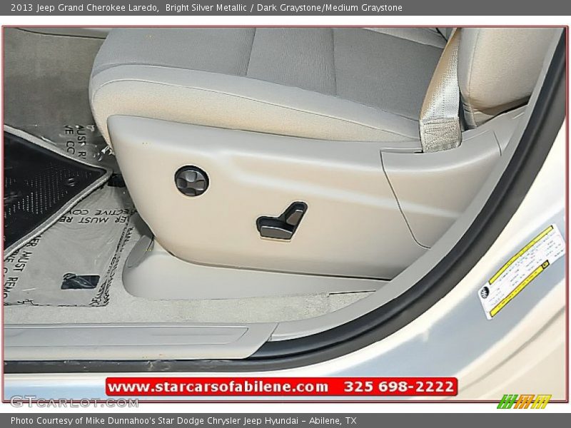 Bright Silver Metallic / Dark Graystone/Medium Graystone 2013 Jeep Grand Cherokee Laredo