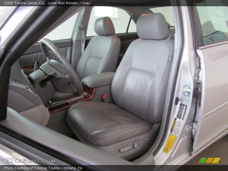 Lunar Mist Metallic / Gray 2005 Toyota Camry XLE