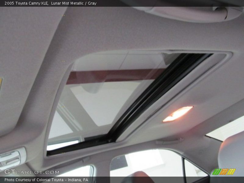 Lunar Mist Metallic / Gray 2005 Toyota Camry XLE