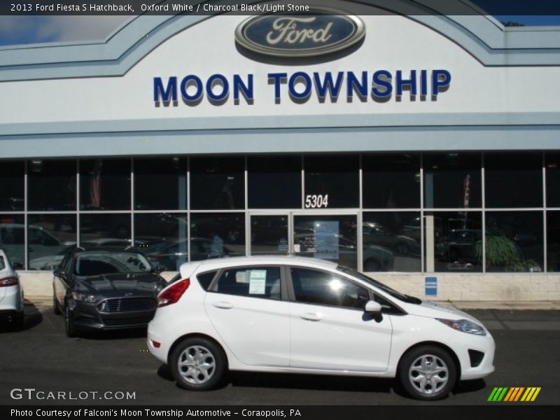Oxford White / Charcoal Black/Light Stone 2013 Ford Fiesta S Hatchback