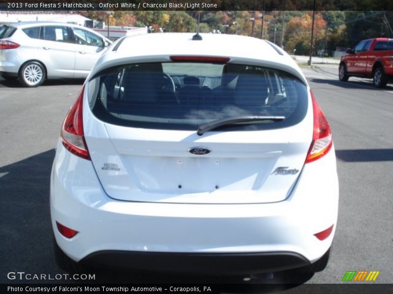 Oxford White / Charcoal Black/Light Stone 2013 Ford Fiesta S Hatchback