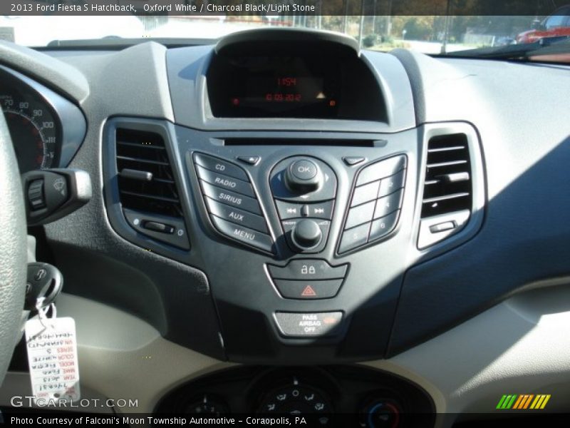 Oxford White / Charcoal Black/Light Stone 2013 Ford Fiesta S Hatchback