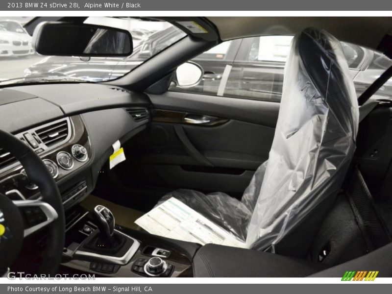 Alpine White / Black 2013 BMW Z4 sDrive 28i