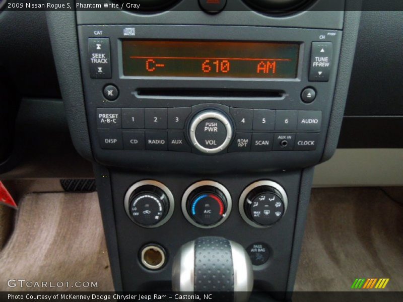 Phantom White / Gray 2009 Nissan Rogue S