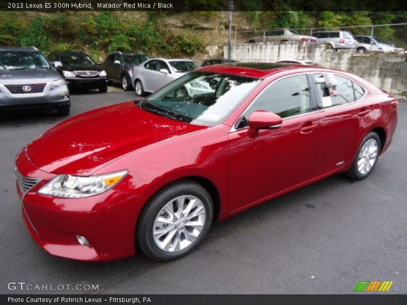 Front 3/4 View of 2013 ES 300h Hybrid