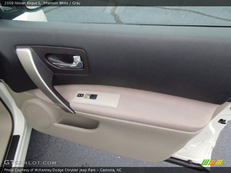 Phantom White / Gray 2009 Nissan Rogue S