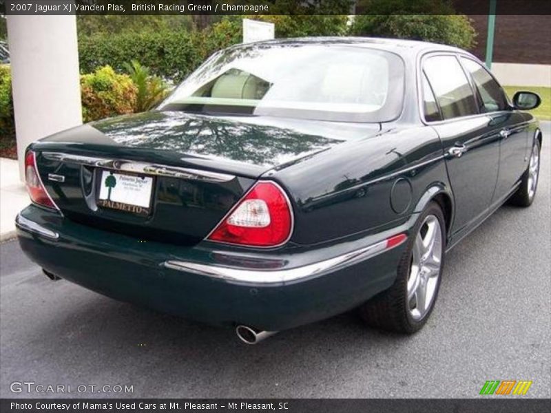 British Racing Green / Champagne 2007 Jaguar XJ Vanden Plas