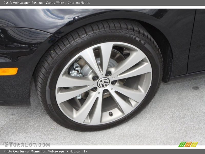 Candy White / Charcoal/Black 2013 Volkswagen Eos Lux