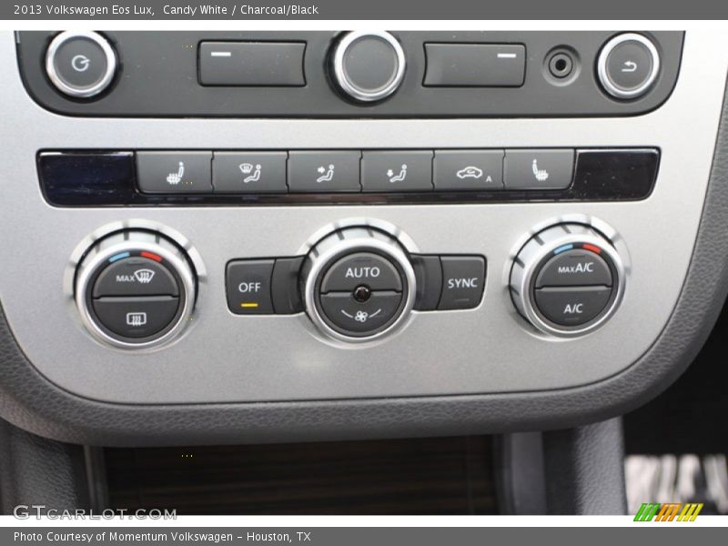 Candy White / Charcoal/Black 2013 Volkswagen Eos Lux