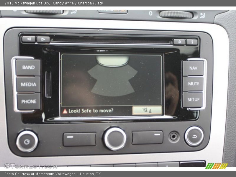 Candy White / Charcoal/Black 2013 Volkswagen Eos Lux