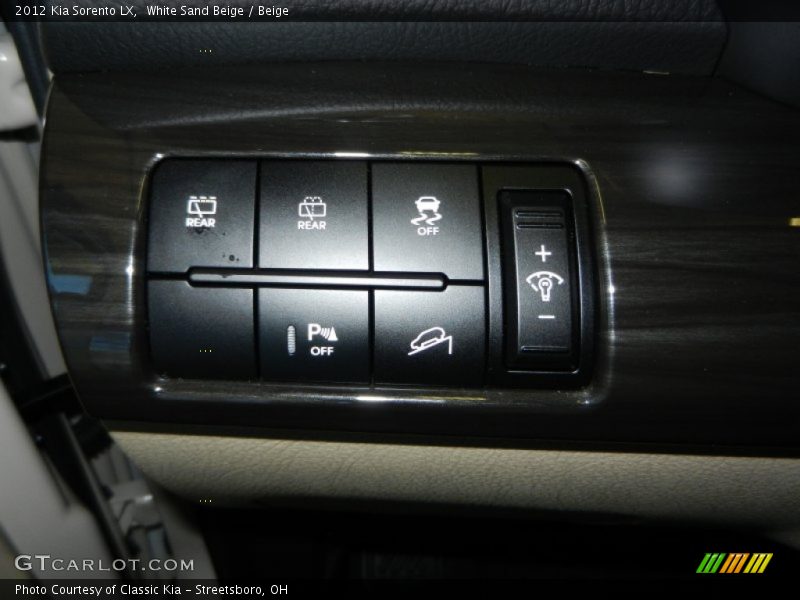 White Sand Beige / Beige 2012 Kia Sorento LX